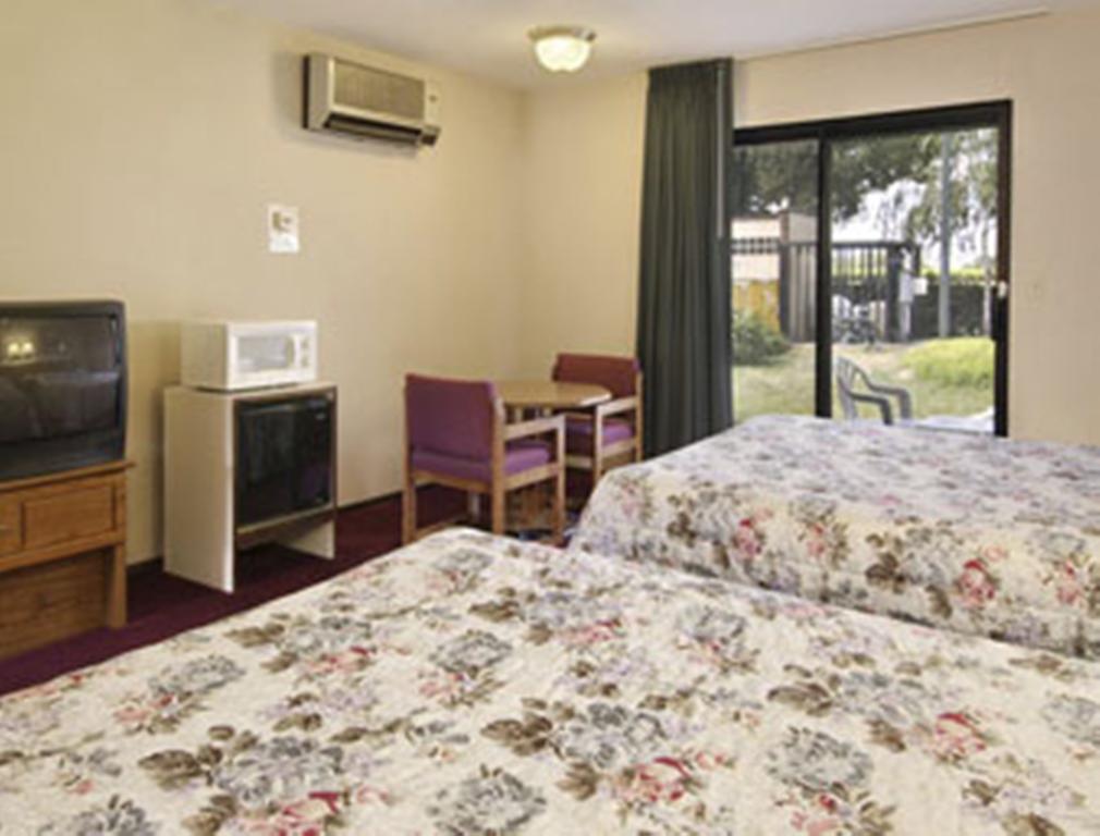 Travelodge By Wyndham * Turlock