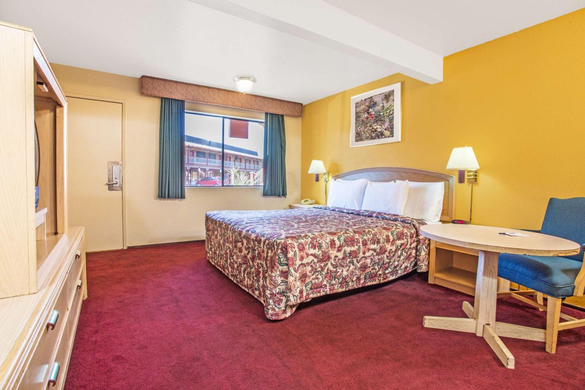 Travelodge By Wyndham Hotel *